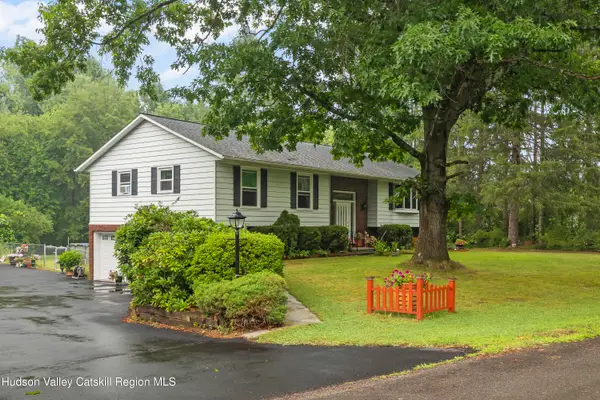 91 Whitney Drive, Valatie, NY 12184