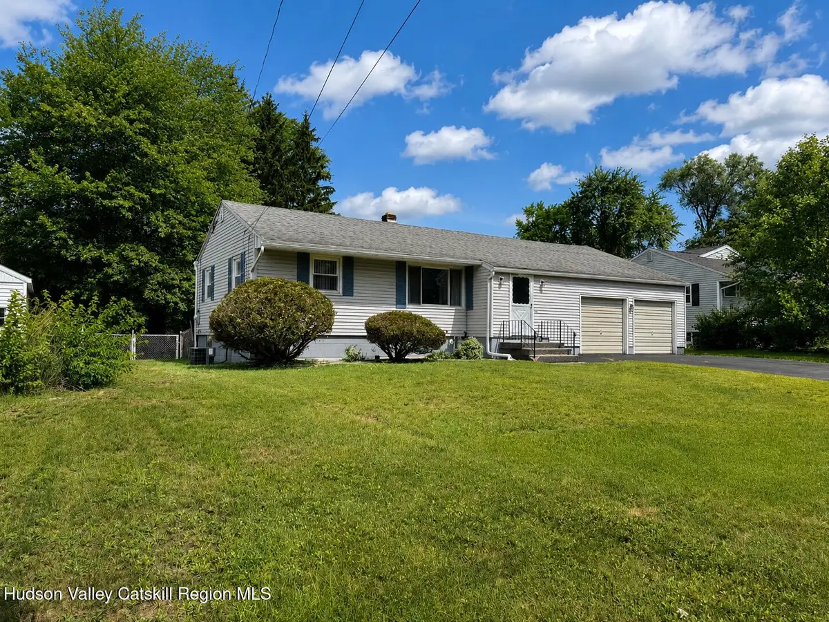5 Knauf Lane, Loudonville, NY 12211 - #1