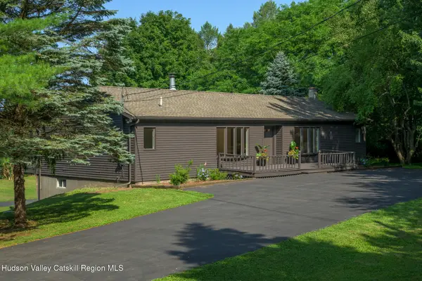 18 Schoolteacher Road, Hudson, NY 12534