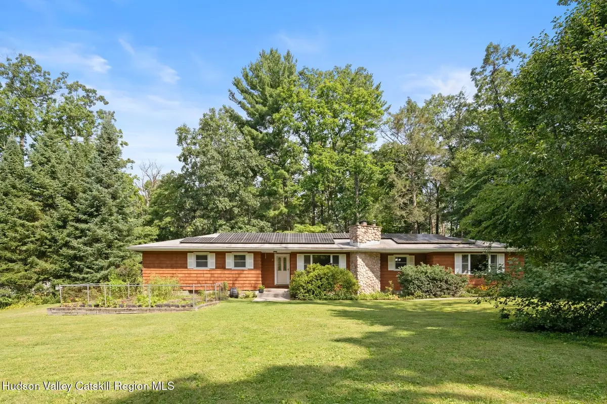 4 Hemlock Lane, Hyde Park, NY 12538 - #1