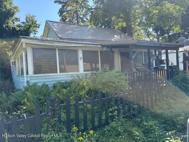 6 Rose Street, Niverville, NY 12130 - #2
