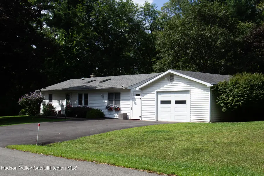 75 Oak Leaf Drive, Stuyvesant, NY 12173 - #2