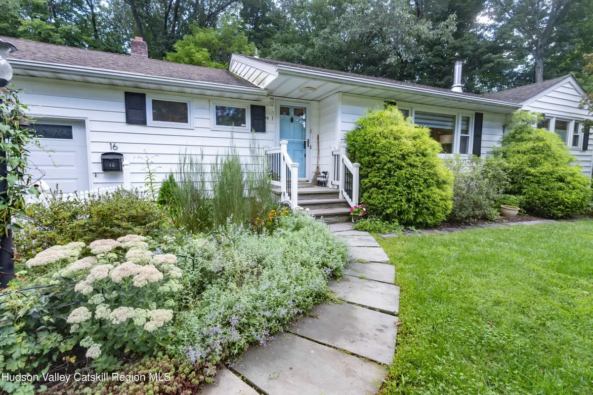 16 Washburn Terrace, Saugerties, NY 12477 - #1