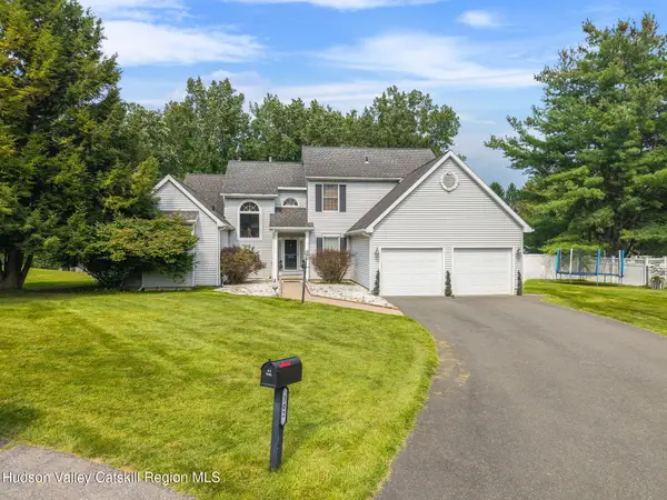 302 Quidor Court, Slingerlands, NY 12159