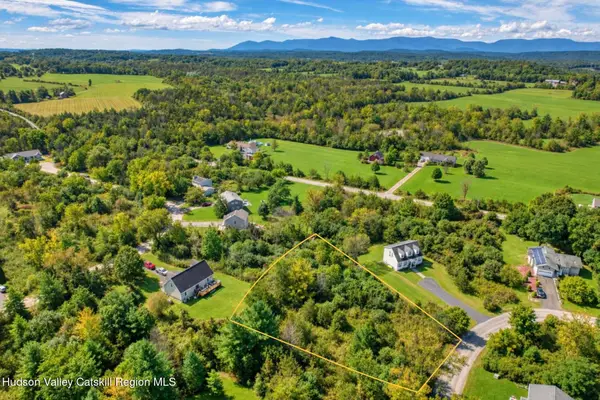 41 Haunted Circle, Athens, NY 12015