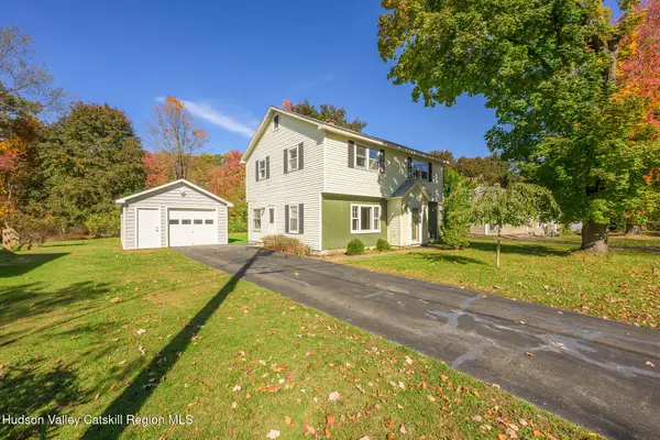 25 Westbrook Drive, Nassau, NY 12123