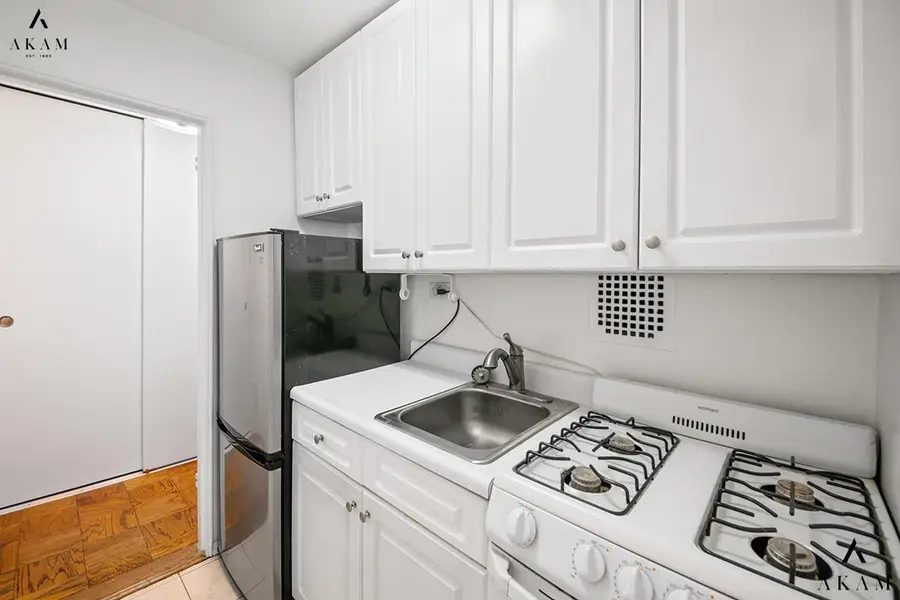 240 E 35th Street #4-J, Manhattan, NY 10016 - #3