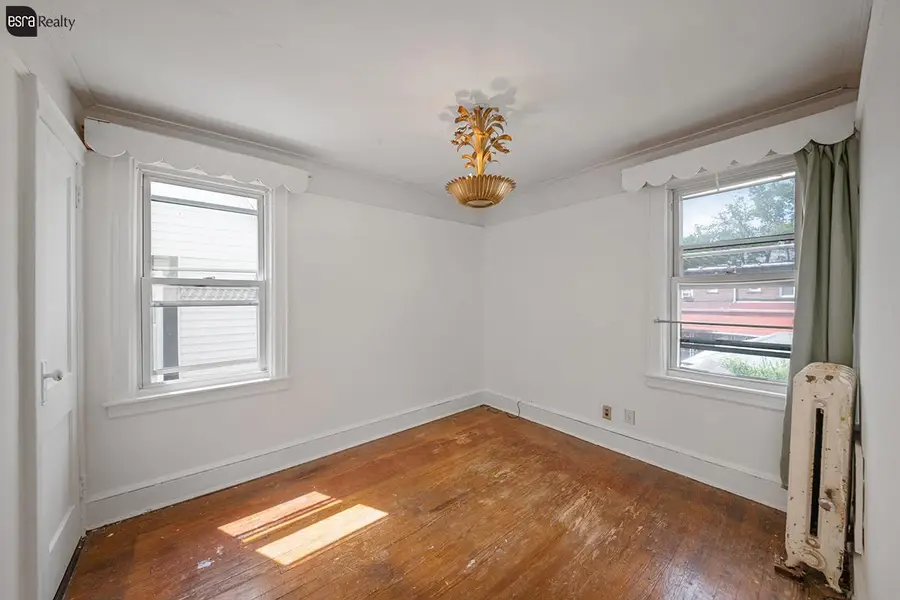 88-20 215th Street, Queens, NY 11427 - #3