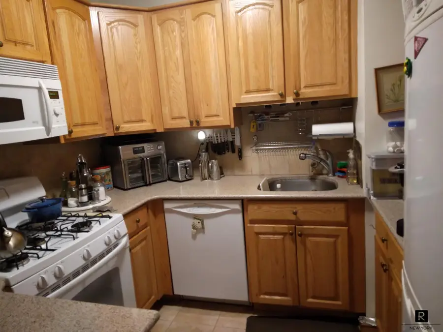 300 E 40th Street #11-N, Manhattan, NY 10016 - #2