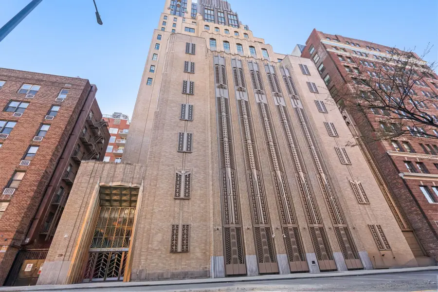 212 W 18th Street #Penthouse2, Manhattan, NY 10011 - #2