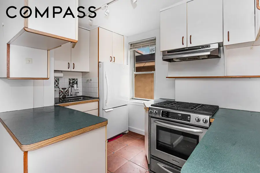 221 E 50th Street #8A, Manhattan, NY 10022 - #3