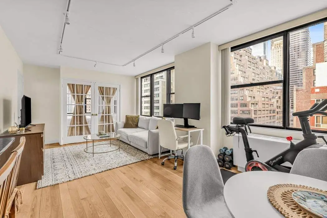 301 E 45th Street #10E, Manhattan, NY 10017 - #1