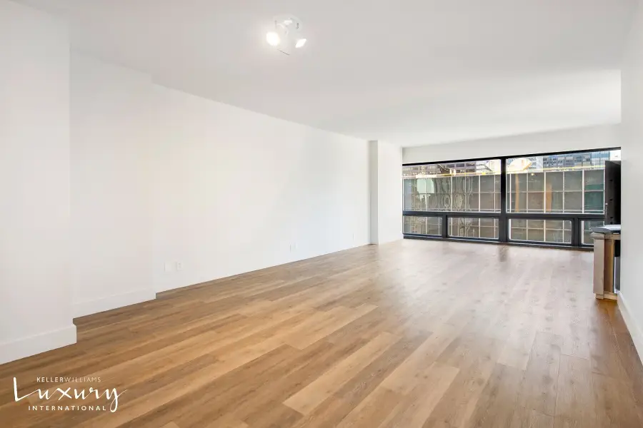 721 Fifth Avenue #37A, Manhattan, NY 10022 - #2