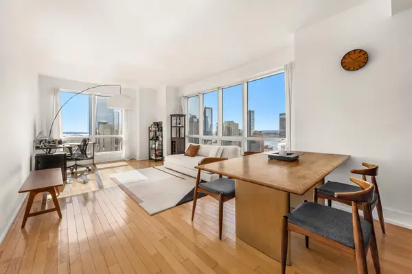 350 W 42nd Street #37H, Manhattan, NY 10036