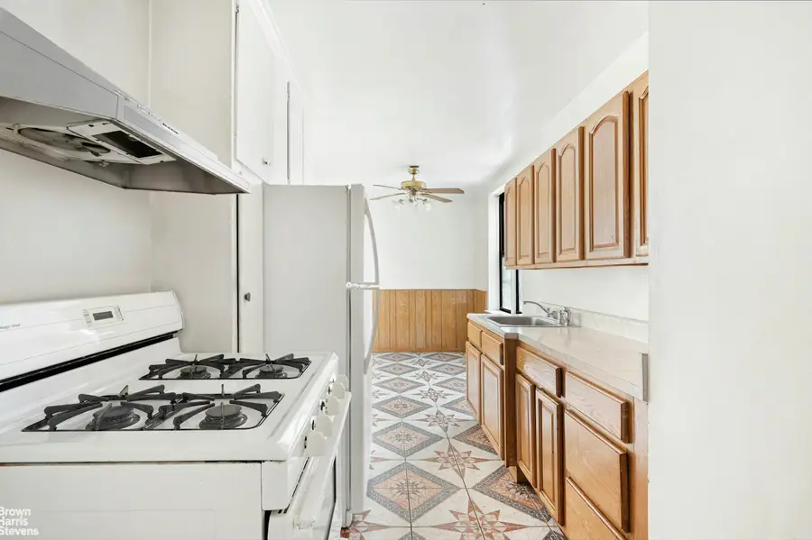 740 E 232nd Street #6H, Bronx, NY 10466 - #3