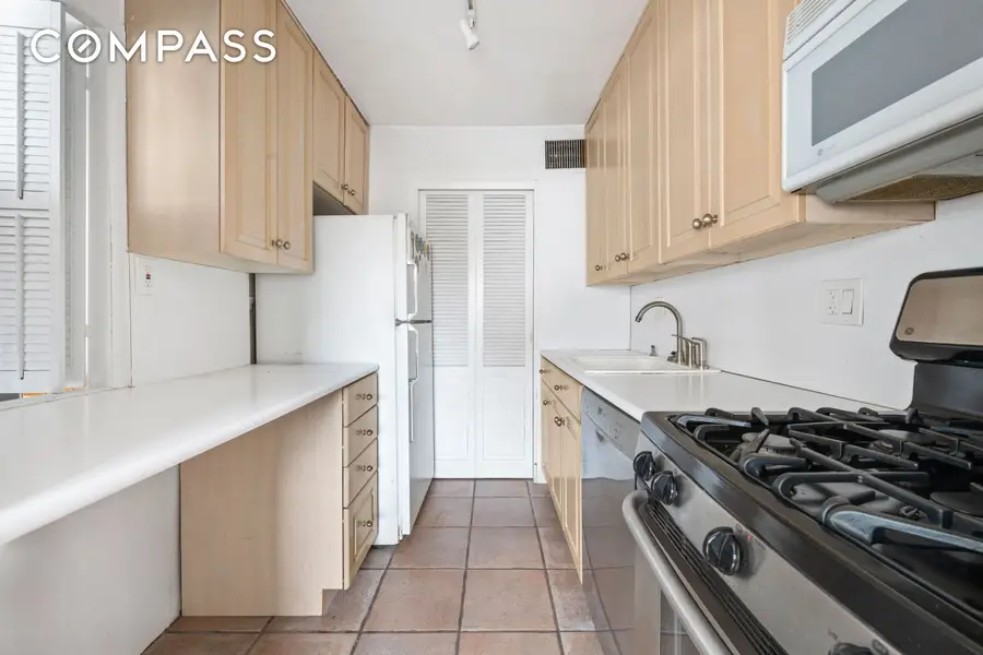 315 E 70th Street #12R, Manhattan, NY 10021 - #3