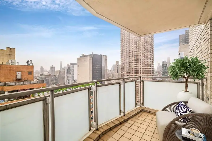 300 E 40th Street #32K, Manhattan, NY 10016 - #3