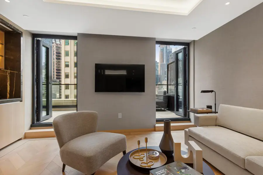685 5th Avenue #15B, Manhattan, NY 10022 - #2