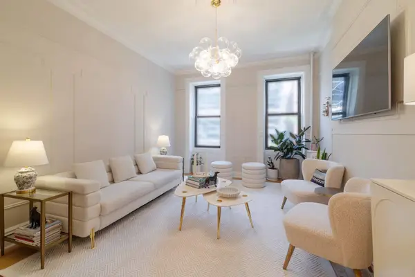 350 W 48th Street #4E, Manhattan, NY 10036