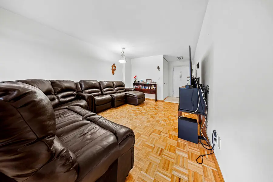 52-40 39th Drive #7-M, Queens, NY 11377 - #3