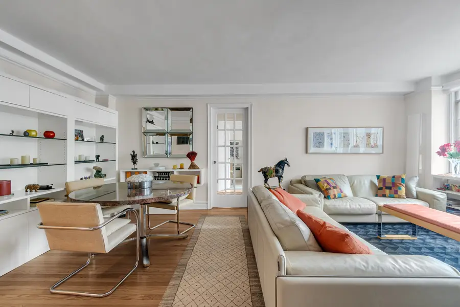 321 E 43rd Street #1009, Manhattan, NY 10017 - #2