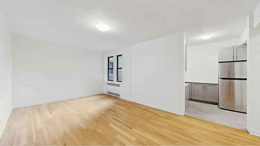 811 Cortelyou Road #1J, Brooklyn, NY 11218 - #3