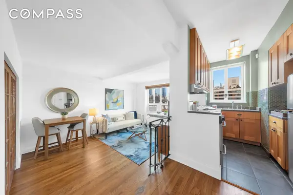 200 W 20th Street #1110, Manhattan, NY 10011