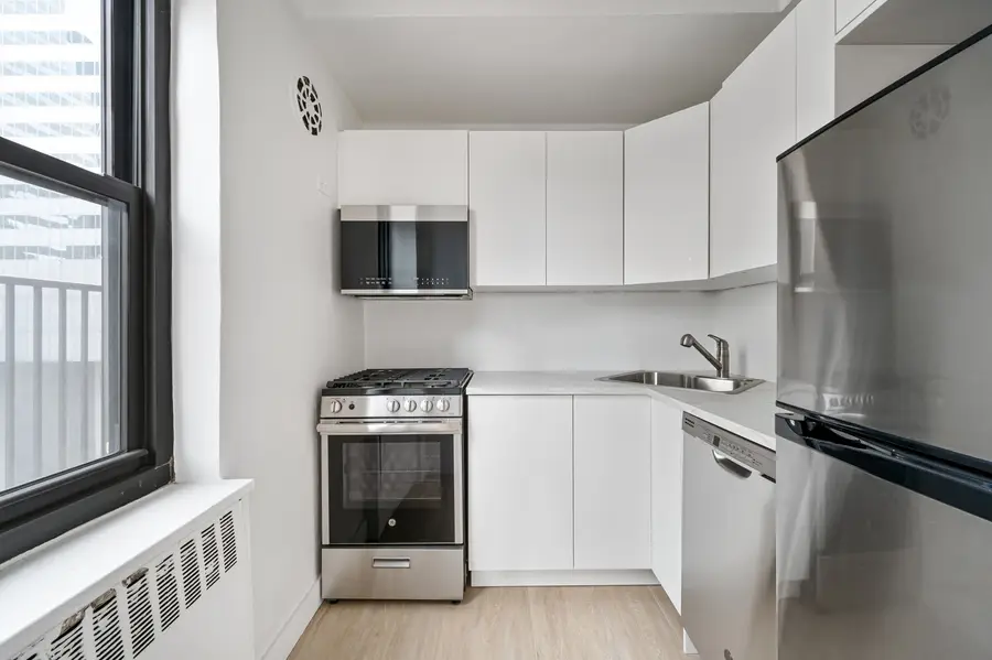 135 E 54th Street #16E, Manhattan, NY 10022 - #3