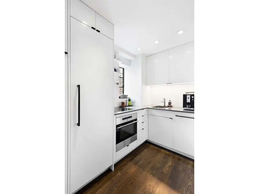 320 E 42nd Street #1201, Manhattan, NY 10017 - #3
