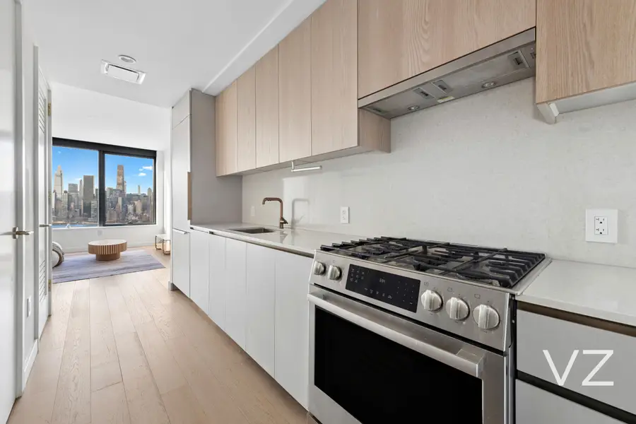 3 Court Square #3001, Queens, NY 11101 - #2