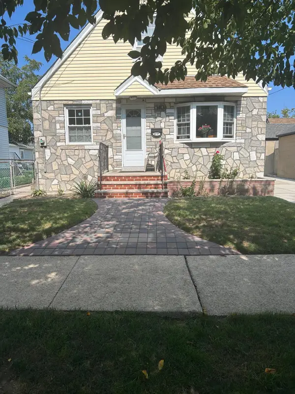 87-47 256th Street, Queens, NY 11001