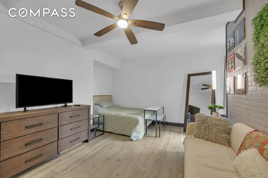 25 Tudor City Place #1707, Manhattan, NY 10017 - #2