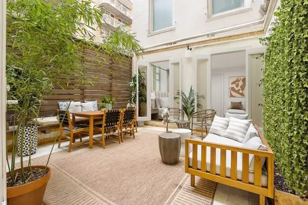 122 E 25th Street #2nd Floor, Manhattan, NY 10010