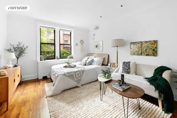 319 W 18th Street #1F, Manhattan, NY 10011