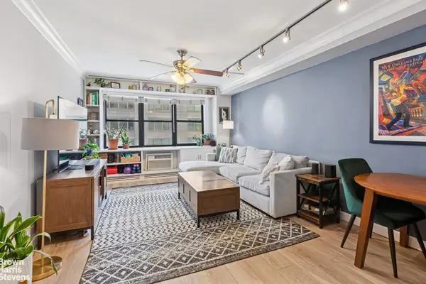 330 3rd Avenue #15H, Manhattan, NY 10010