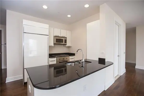 250 E 49th Street #23-AB, Manhattan, NY 10017 - #3