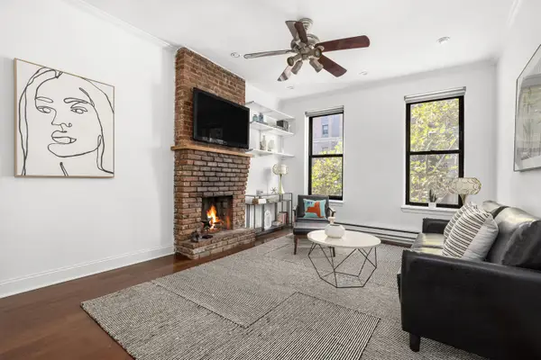433 W 24th Street #3D, Manhattan, NY 10011