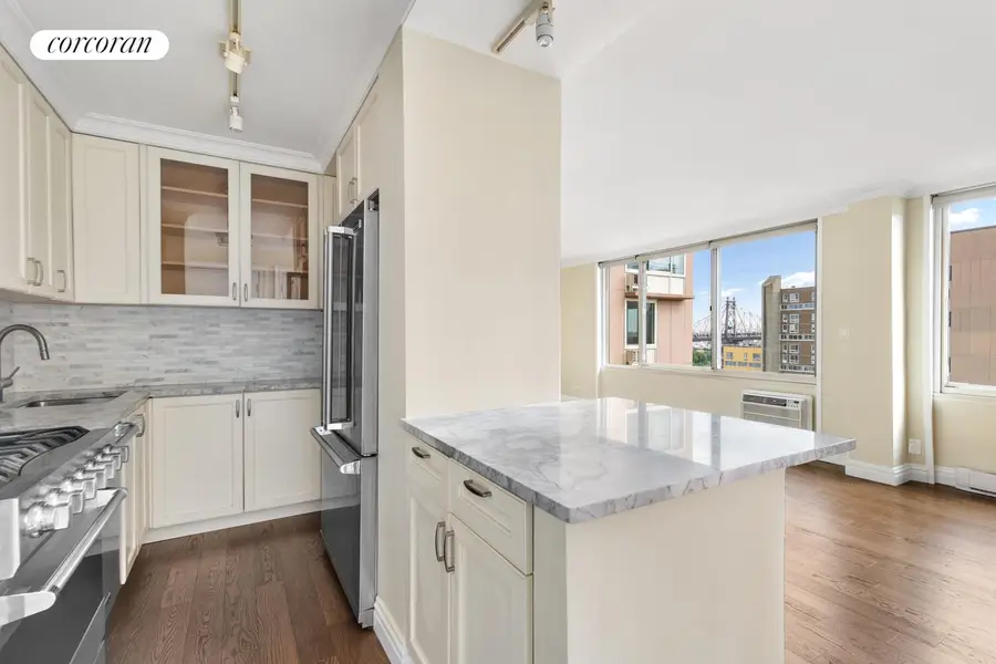 555 Main Street #1608, Manhattan, NY 10044 - #3