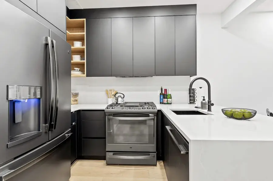 406 Midwood Street #1-B, Brooklyn, NY 11225 - #3