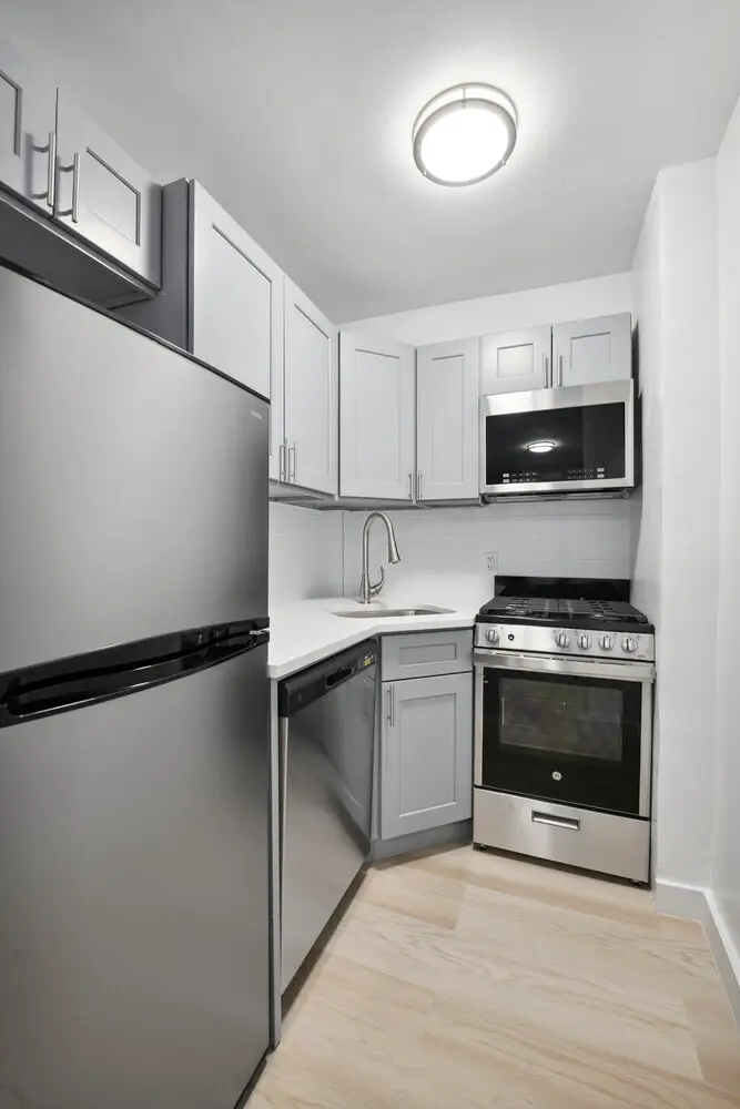 321 E 48th Street #6J, Manhattan, NY 10017 - #3