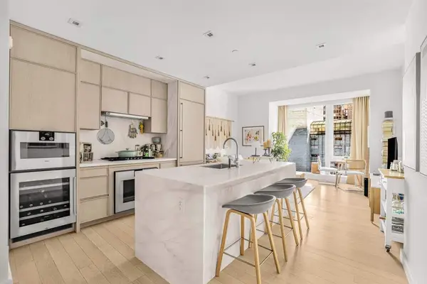 138 E 50th Street #17B, Manhattan, NY 10022