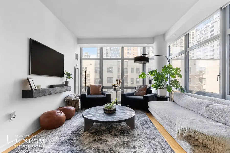 310 W 52nd Street #5J, Manhattan, NY 10019 - #2