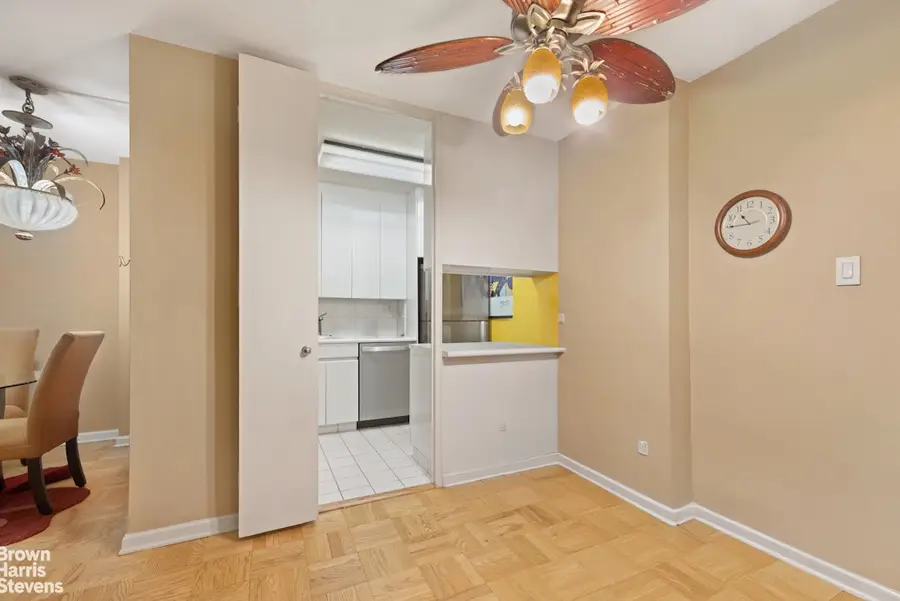 300 E 40th Street #3W, Manhattan, NY 10016 - #2