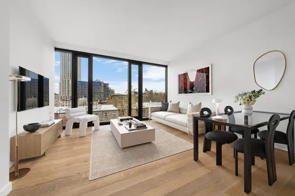 21-30 44th Drive #5H, Queens, NY 11101