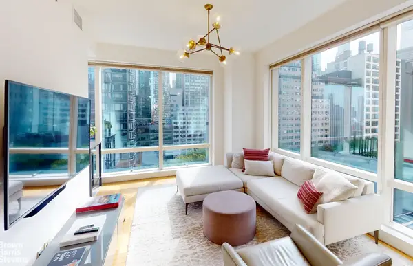 845 United Nations Plaza #12E, Manhattan, NY 10017