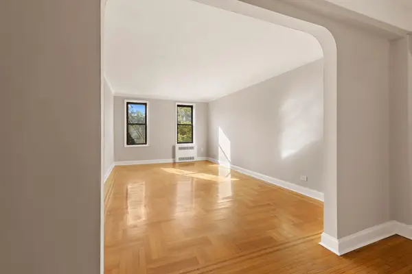 415 Ocean Parkway #3G, Brooklyn, NY 11218