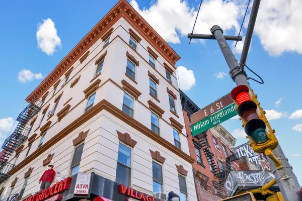 300 E 6th Street #BLDG, Manhattan, NY 10003