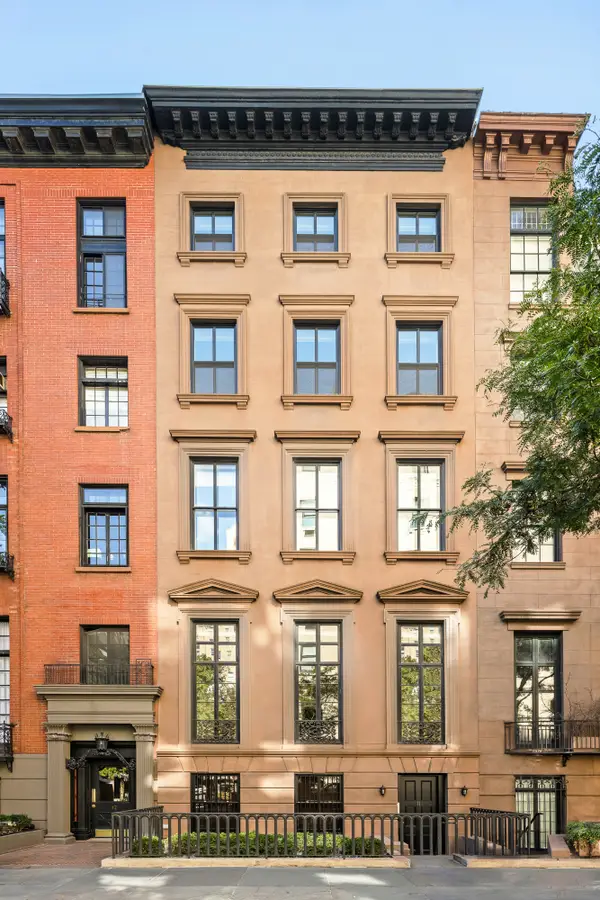 11 Gramercy Park S #TH, Manhattan, NY 10003