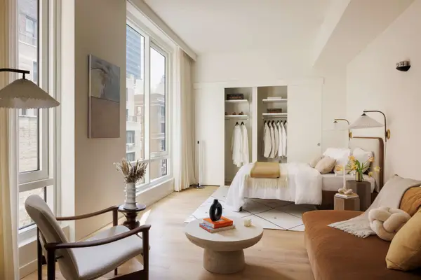 135 E 47th Street #15B, Manhattan, NY 10017