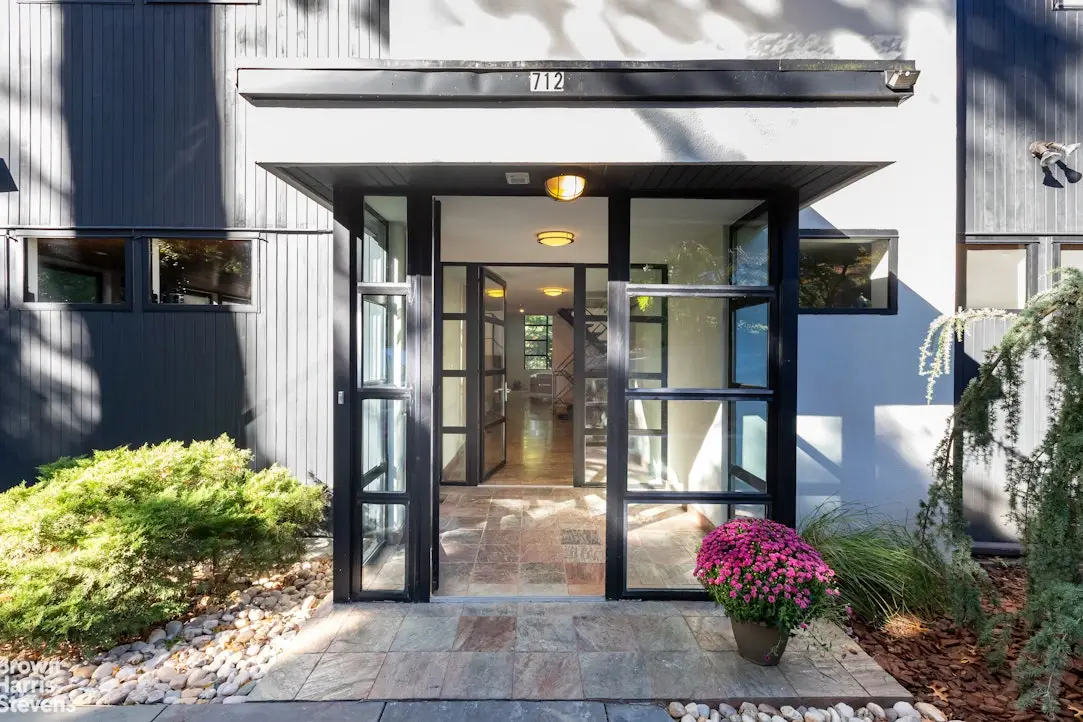 712 Ladd Road, Bronx, NY 10471 - #1